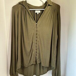 Cute, pretty, adorable, nice, oversized olive-green Lucky brand size small shirt